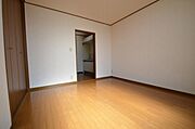 別角度から見た洋室です☆