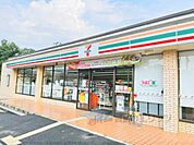 セブンイレブン　奈良中登美ヶ丘3丁目店まで500メートル
