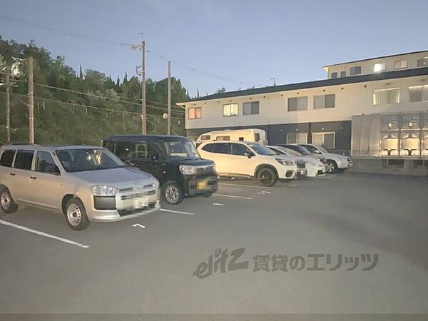 画像22:駐車場