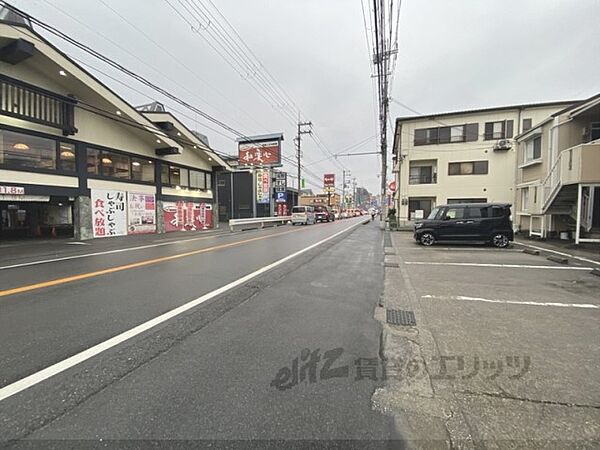 画像8:前面道路