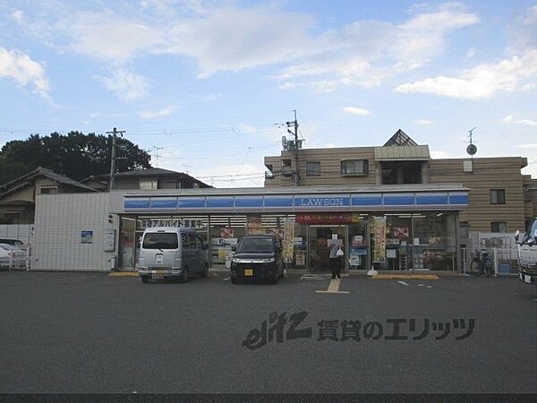 画像4:ローソン　学研北生駒駅前店まで100メートル