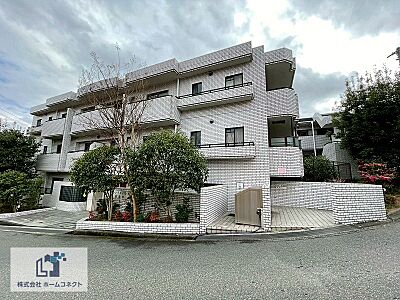 外観:外観|2000年2月に完成したRC造4階建のマンション。第一種低層住居専用地域と第二種中高層住居専用地域にまたがる落ち着いた住環境です。 外観:外観|2000年2月に完成したRC造4階建のマンション。第一種低層住居専用地域と第二種中高層住居専用地域にまたがる落ち着いた住環境です。