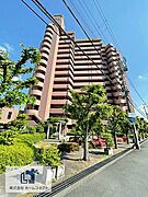外観｜平成9年5月に完成したSRC造地下1階付地上16階建てのマンション。