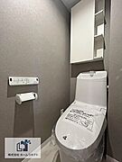 トイレ新調｜ウォシュレット機能付きのトイレになります。