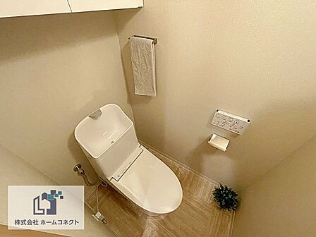 トイレ新調|ウォシュレット機能付きのトイレになります。