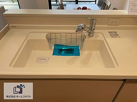 キッチン設備｜浄水器一体型の水栓が設置されておりますので、飲用水としてもご利用いただけます。
