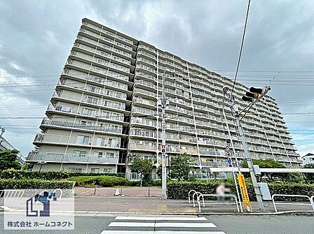 外観|昭和57年11月に完成したRC造地上14階建のマンション