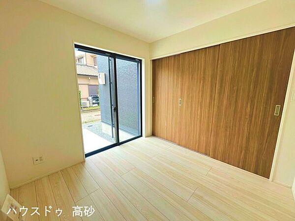 洋室を拡大表示