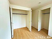 たっぷり入って、すっきり片づく収納空間です
