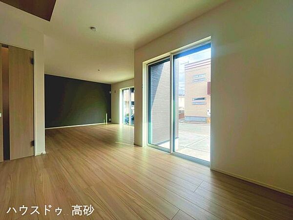 リビング/ダイニングを拡大表示