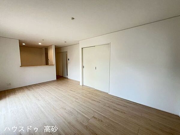 リビング/ダイニングを拡大表示