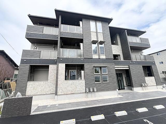 6 / 37