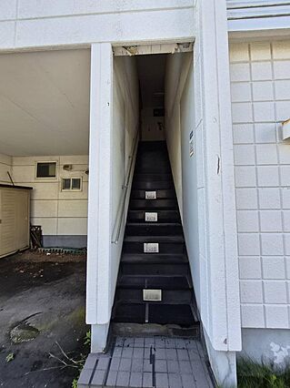 アパート部分へ...