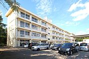 千葉市立平山小学校まで935メートル