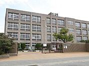 平岡南中学校（1447m）