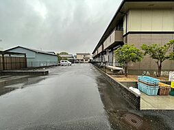 8 / 9