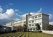 加古川市立平岡中学校（1260m）