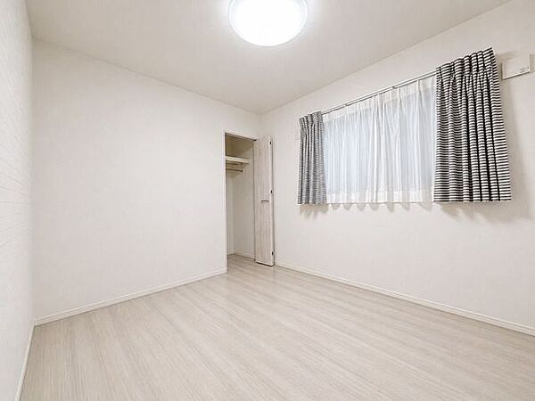 洋室を拡大表示