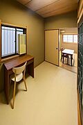 和モダンの造りが心温まる雰囲気に。※小物類を除去する修正を行っています。