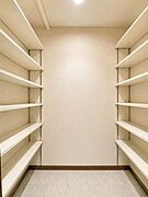 たっぷり収納できるシューズインクローゼット♪