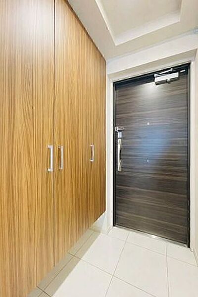 玄関を拡大表示