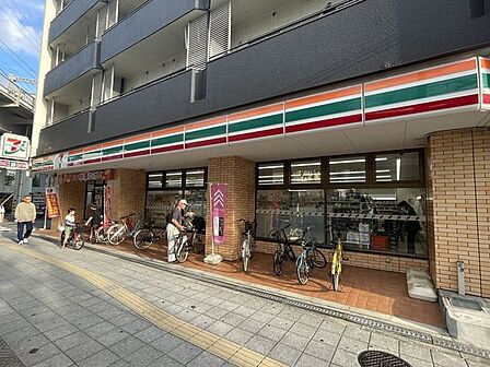 セブンイレブン 大阪南市岡3丁目店 220m