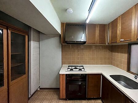 キッチンにはグリルやガスオーブンも完備★居住用としてもご利用いただけます。※AIによる空室修正をしております。