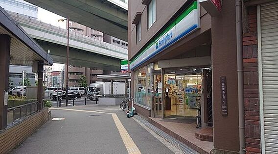 ファミリーマー...