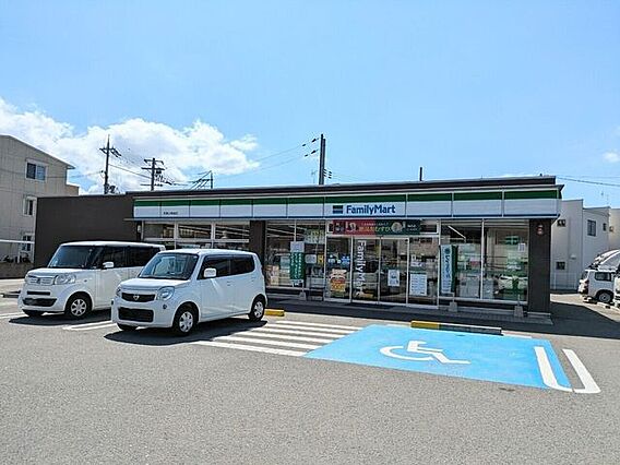 ファミリーマー...
