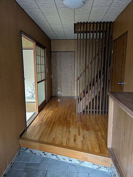 玄関を拡大表示
