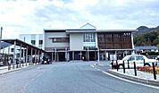 長府駅(JR西日本 山陽本線) 徒歩20分。 1600m