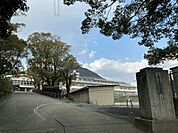 下関市立勝山中学校 徒歩12分。 910m