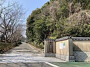 下関市立長府中学校 徒歩31分。 2410m