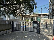 落合第二中学校（徒歩10分）