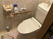 忙しい朝も安心。2階にも洗面化粧台がトイレの外にあります。
