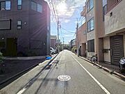 前面道路　東側から撮影