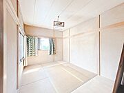 【内外装リフォーム中6/15更新】2階和室は洋室に変更いたします。床フローリングに変更、クロス仕上げなどのリフォームを行います。