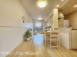 小郡下郷アパートＢ 204 2階2LDKのリビング/ダイニング