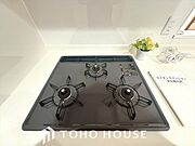 3口ガスコンロでお料理のスピードもUP。効率よくお料理ができますね。