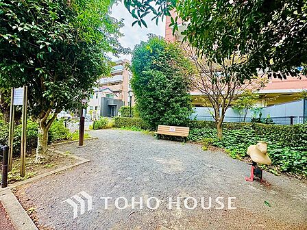 敷地内公園 距離約10m