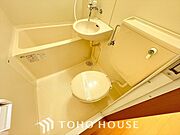 清潔感と快適性を兼ね備えた、心地よいトイレ空間。