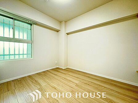 光と風が心地よい、開放感ある室内。暮らしに彩りを添える、洗練された住まい。