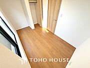 穏やかな雰囲気が漂う、心落ち着く特別な空間。静けさと心地よさが溢れる居室スペース。