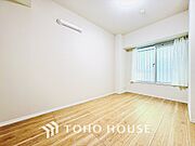 季節の移ろいを感じる和室。風情ある空間で、心身ともにリフレッシュできる場所です。