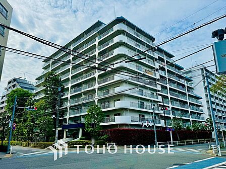 外観が語る、品格とクオリティ。目を惹く佇まいが特徴です。