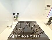 3口ガスコンロでお料理のスピードもUP。効率よくお料理ができますね。