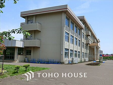 八王子市立別所小学校 距離約1300m
