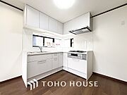 機能性と美しさが融合した、キッチンでの新たな料理体験。美味しい食卓と幸せな時間。