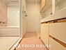 洗面：平日の朝であっても、落ち着きとくつろぎを感じられる。時間に余裕とゆとりを持たせます。
