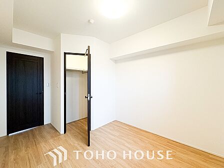 広々としたお部屋は、インテリアを考える楽しみもありますね。